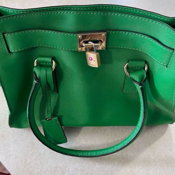 Michael Kors Hamilton Kelly Green Leather Handbag purse gold chain design - Picture 2 of 10